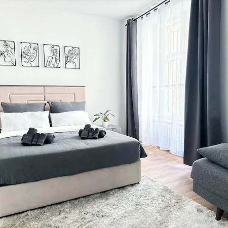 Holidayhome Apartments I Stylish Private Room In The Heart Of Berlin-Kreuzberg!